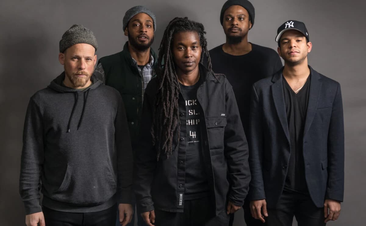 Irreversible Entanglements