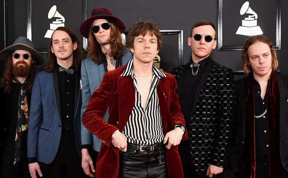 Cage The Elephant
