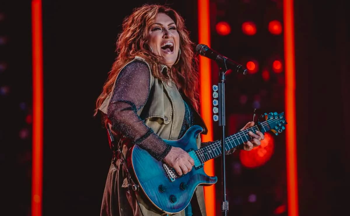 Jo Dee Messina